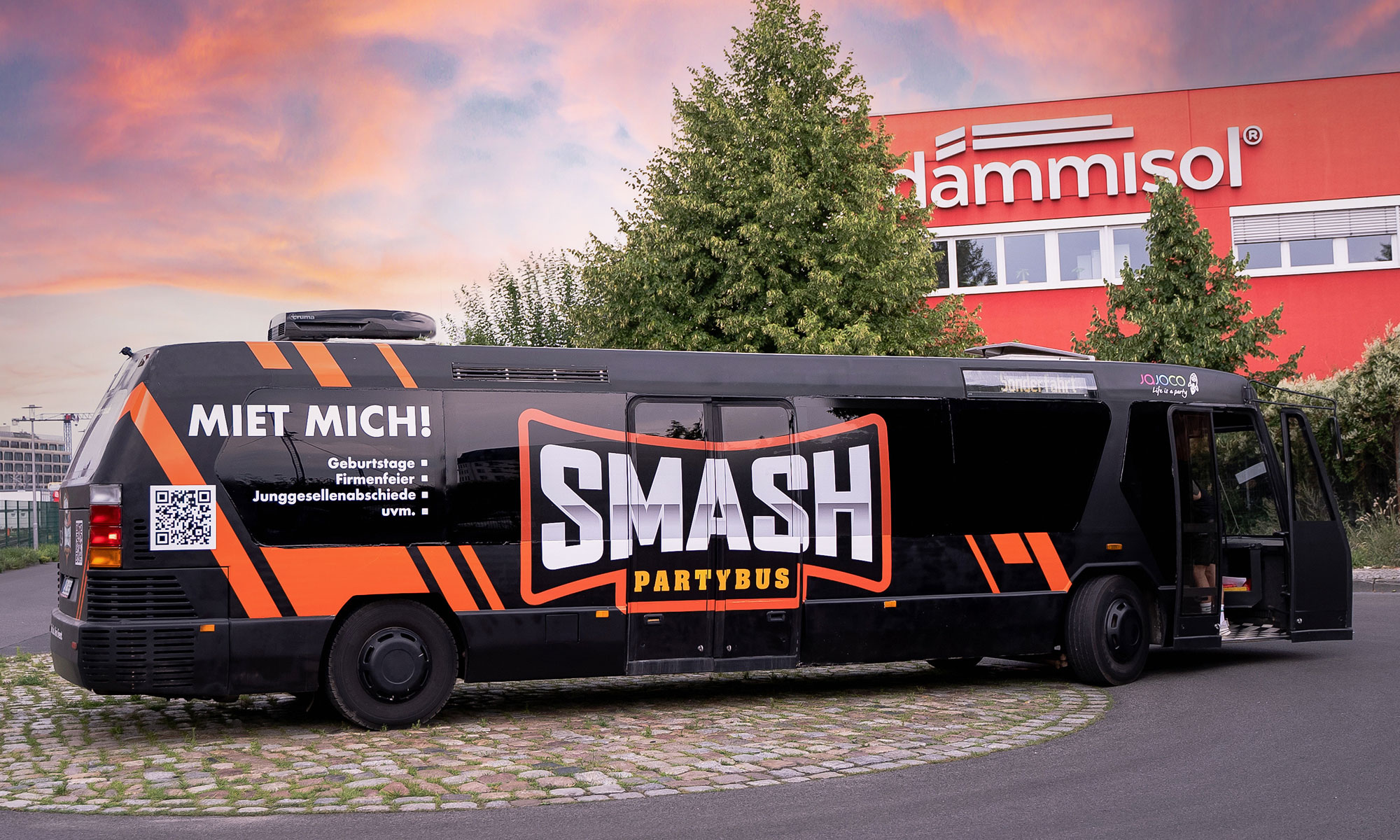 Black Mamba Partybus in Berlin / Black Mamba party bus in Berlin